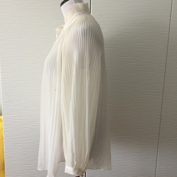 NWT Bebe Ribbon Tie Pleated Blouse, size Small - Picture 3 of 8